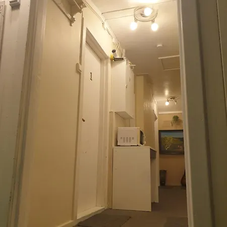 Holiday Rooms غول